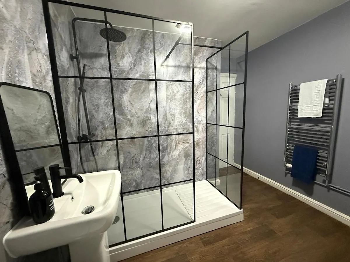 City Centre Flat In Cheltenham 0*,