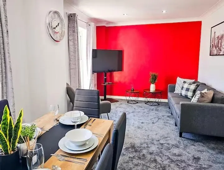 City Centre Flat In 切尔滕纳姆